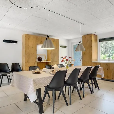 6 Bedroom Awesome In Σπίτι διακοπών